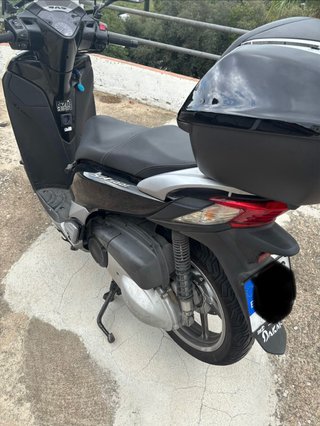 Honda SH 300i Negra y Plata