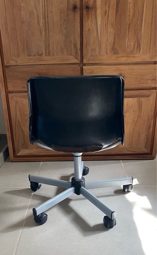 Silla de escritorio IKEA negra