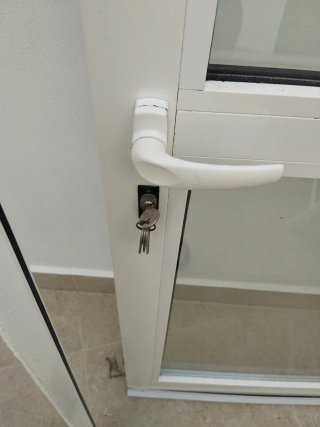 Puerta de aluminio