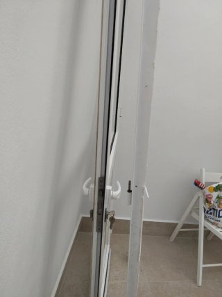 Puerta de aluminio