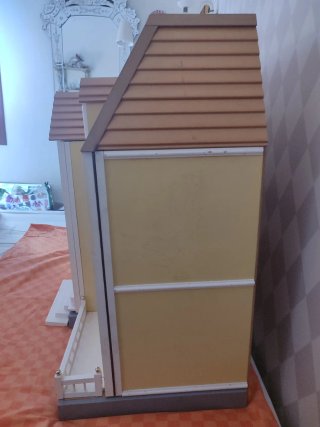Casa de muñecas estilo victoriano