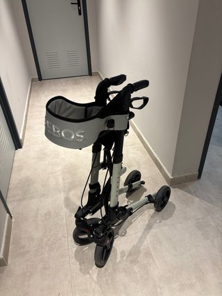 Andador Arebos con asiento