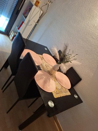 Comedor cristal negro y madera
