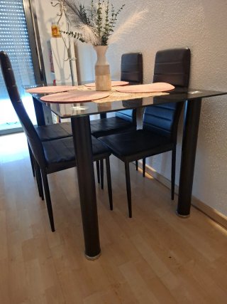 Comedor cristal negro y madera
