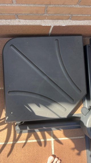 Sombrilla de exterior con 2 pies de hormigón