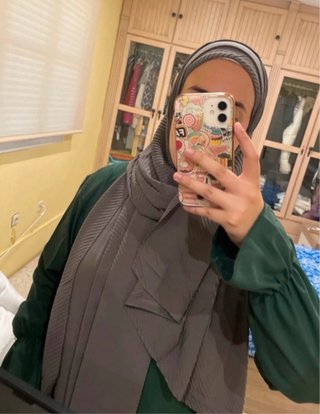 Hijab muselina plisada gris