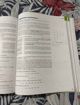 Llibre química 1r BATX