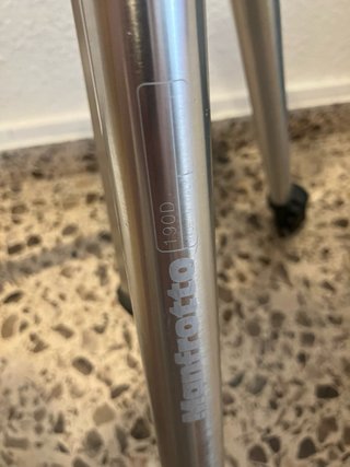 Trípode Manfrotto 190D con rótula 141RC