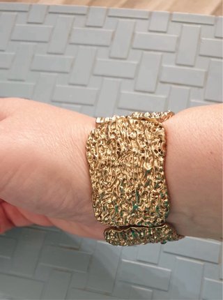 Bracciale rigido etnico dorato vintage