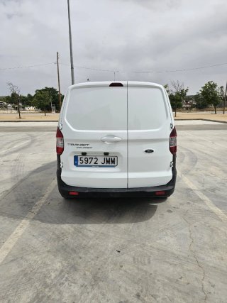Ford E-Transit Courier 2016