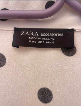 Blusa Zara lunares blanca y negra