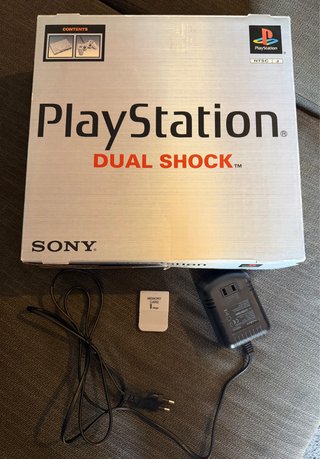 PlayStation 1 Japonesa con caja