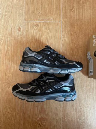 Asics Gel NYC Negro/Gris