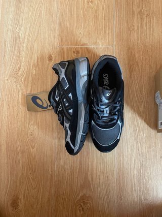 Asics Gel NYC Negro/Gris