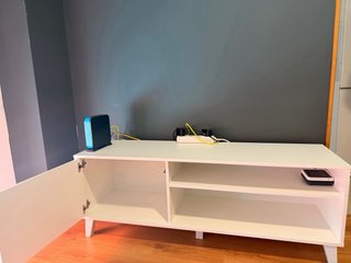 Mueble TV 1.35m blanco.