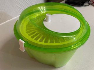 Centrifuga per insalata verde
