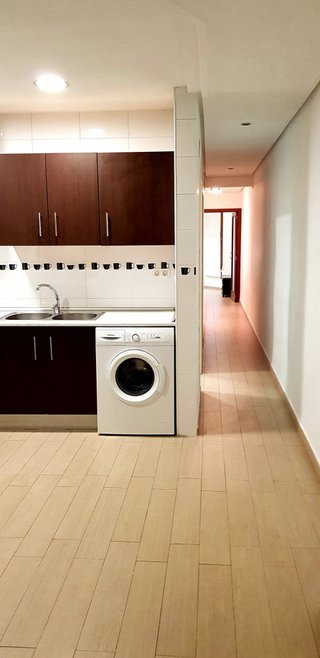 Inmueble con una planta baja mas dos pisos.