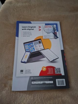 EXAM PROSPECTS 2 Student's book: libro de texto...