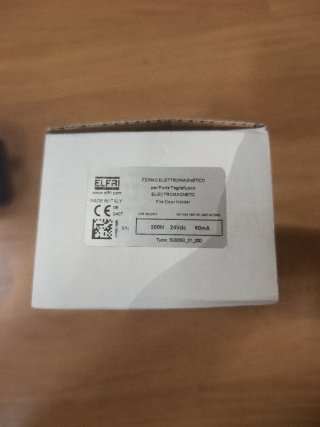 Retenedor magnético para puertas