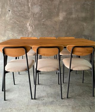 Mesa de comedor y 6 sillas