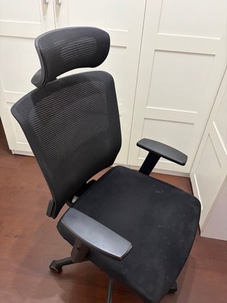 Silla de oficina ergonómica negra