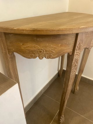 Recibidor madera y blanco