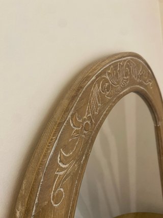 Recibidor madera y blanco