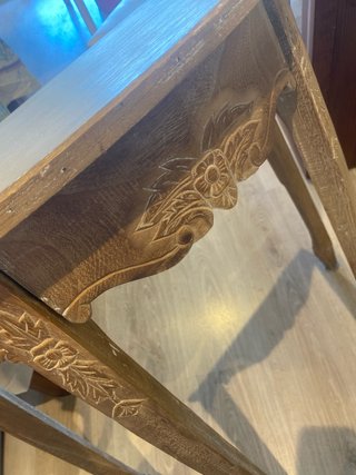 Recibidor madera y blanco