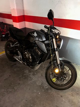 Honda CB650RA 2022 - 7000 km De poco uso.