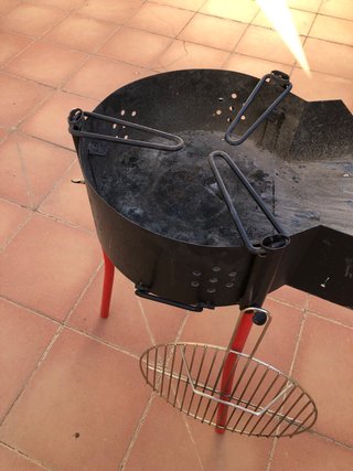 Barbacoa de carbón regulable + soporte paellera