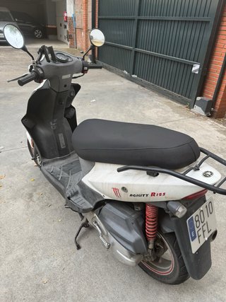 Kymco Agility 125 Scooter Blanca