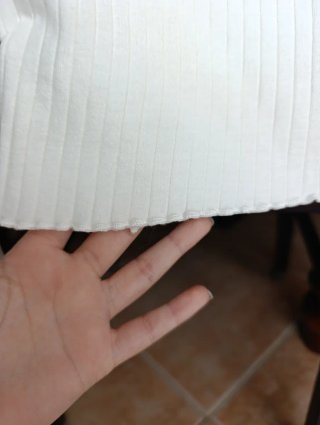Camiseta blanca corta con volantes