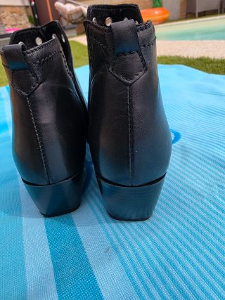Botines piel negros estilo cowboy