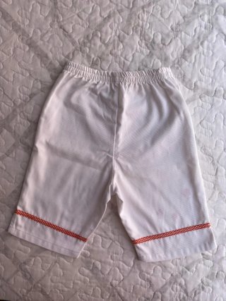 Conjunto bebé blanco flores rojas