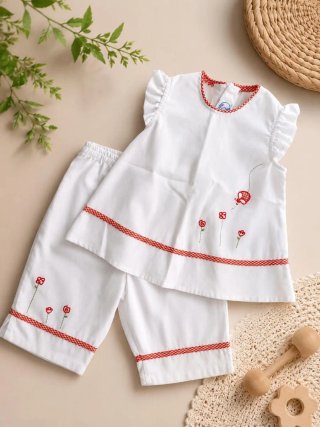 Conjunto bebé blanco flores rojas