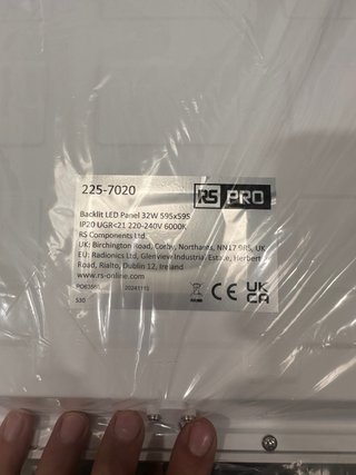 4 Paneles LED RS PRO 32W 6000K