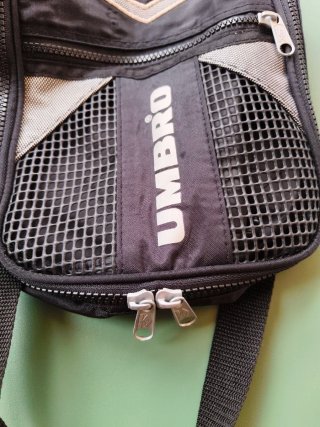 Bolsa de zapatos Umbro negra