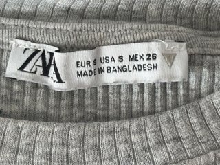 Top Zara gris acanalado