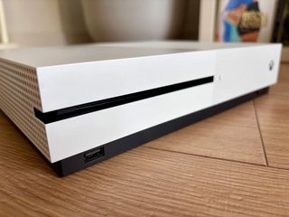 Xbox One S Blanca + 2 Mandos