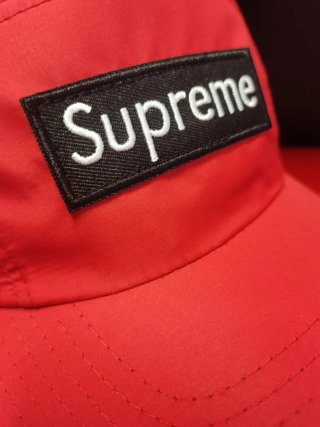 Gorra Supreme Roja