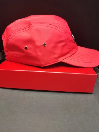 Gorra Supreme Roja