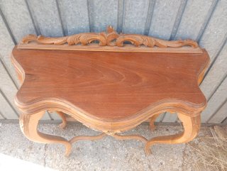 Recibidor vintage de madera tallada