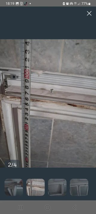 Ventana de aluminio blanca