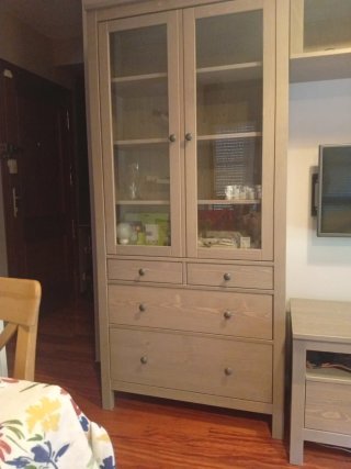 Mueble Cajones y Vitrina Ikea henmes Madera
