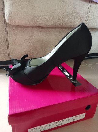 Zapatos de tacón negros