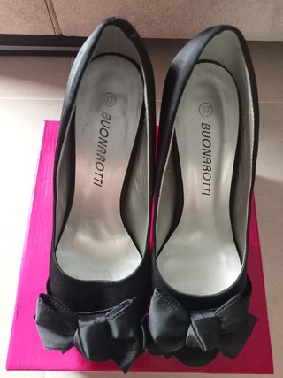 Zapatos de tacón negros