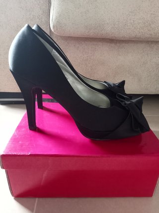 Zapatos de tacón negros