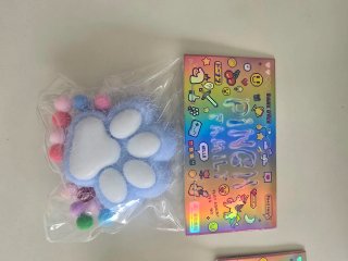 Juguete antiestrés pata de gato
