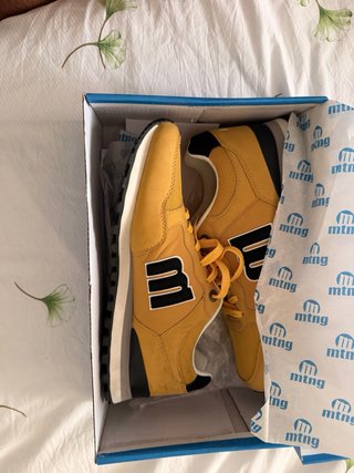 Zapatillas MTNG Mostaza Talla 42 Nuevas