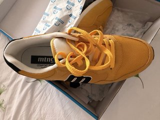 Zapatillas MTNG Mostaza Talla 42 Nuevas